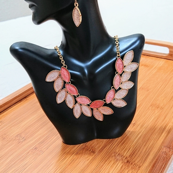 Ellen Tracy Necklace & Earring set - Picture 16 of 16